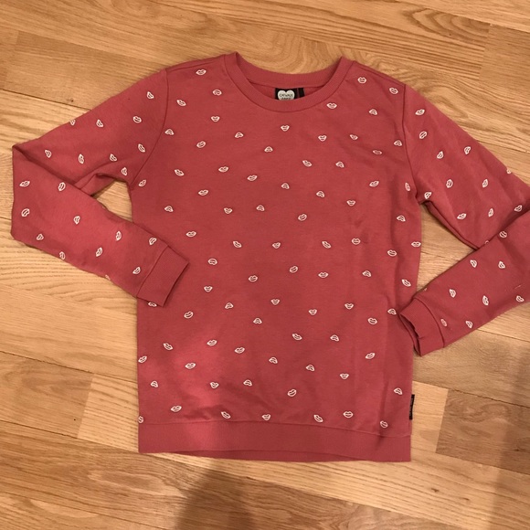 Catwalk Junkie Little Kisses Lips Pullover Sweater - Picture 3 of 7